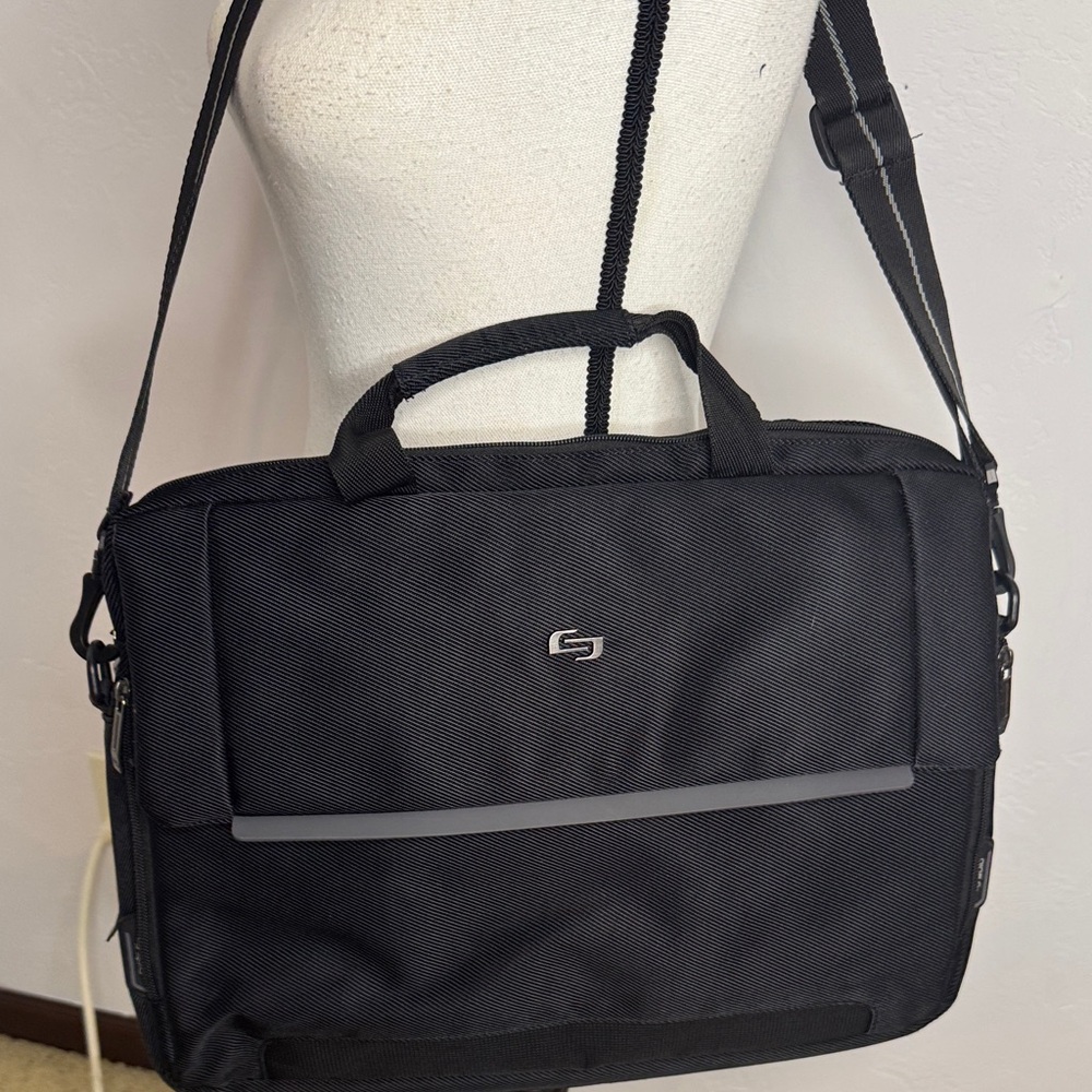 Solo New York Black Nylon Laptop Travel Bag TOT8392B
